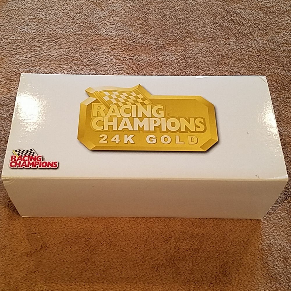 Racing Champions 24K Gold 1:24 Scale BNIB